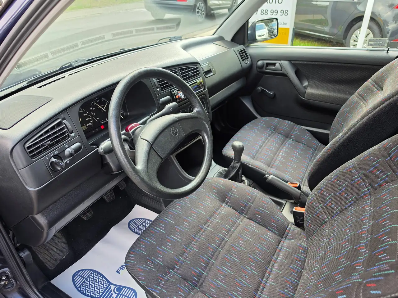 Volkswagen Golf - 10