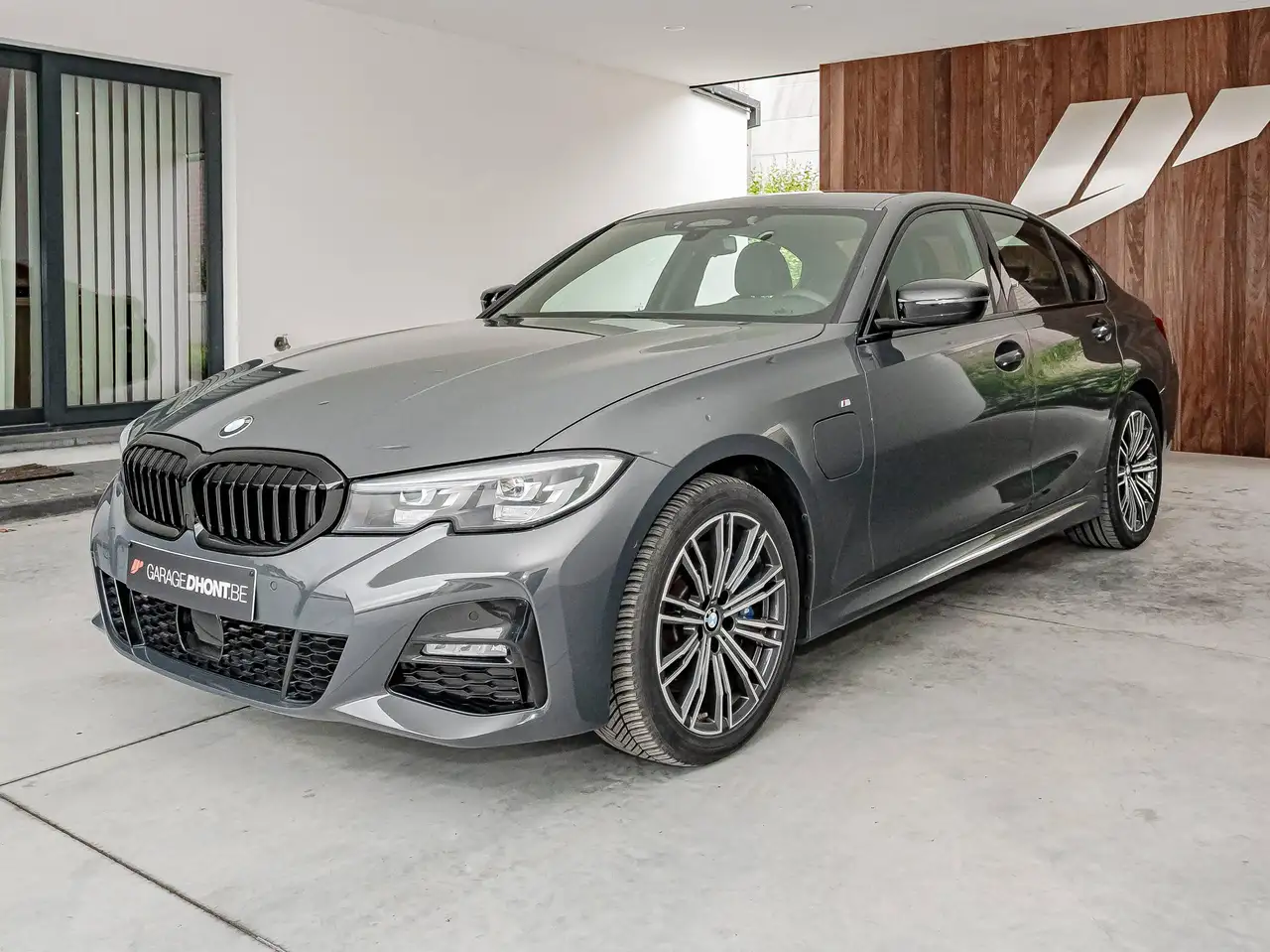 BMW 330 - 3