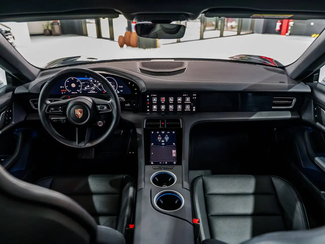 Porsche Taycan - 12