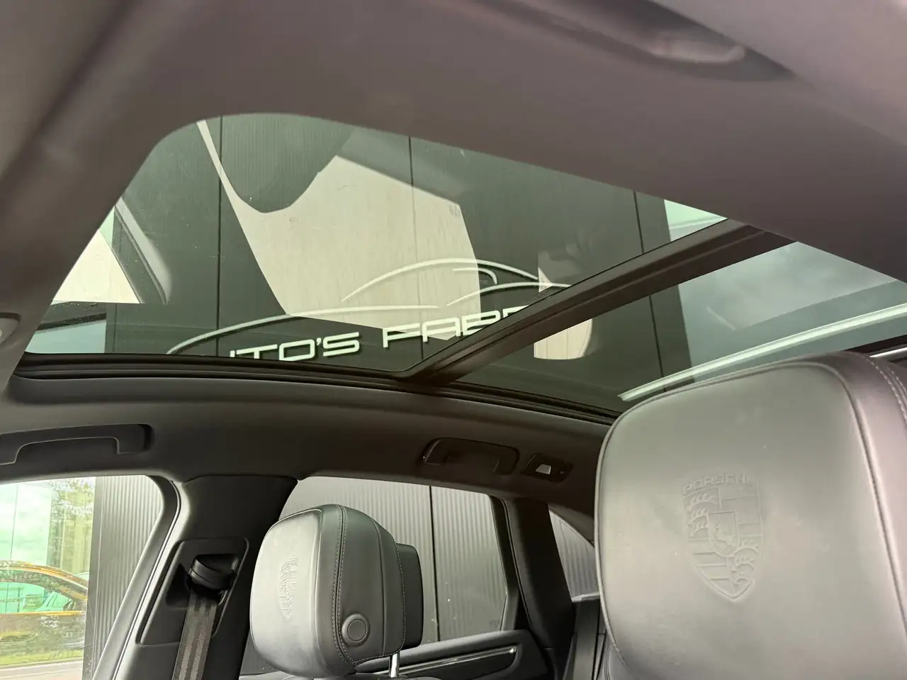 Porsche Macan - 12