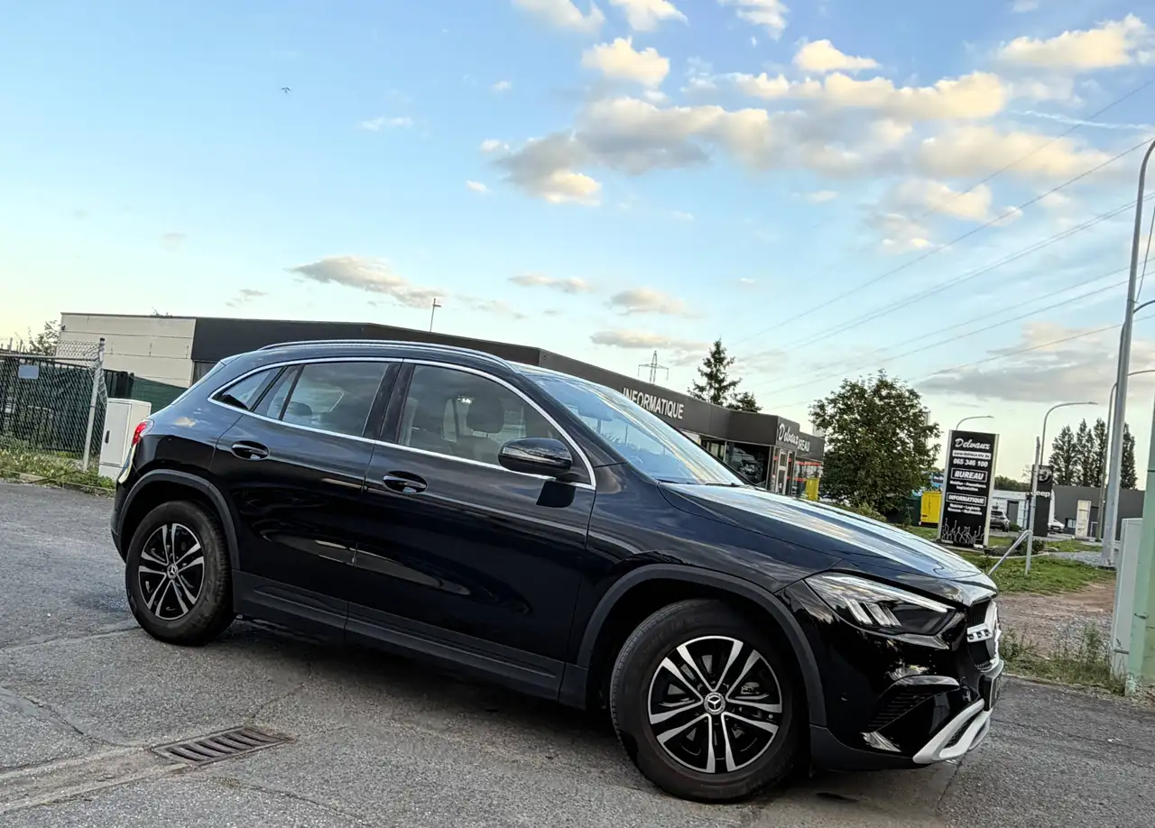 Mercedes-Benz GLA 180 - 10
