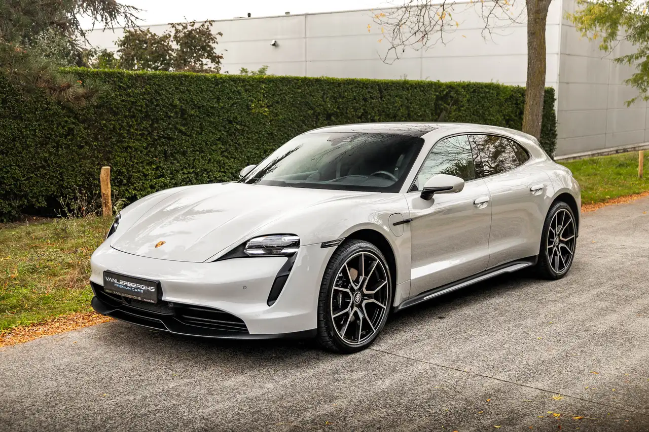 Porsche Taycan - 9
