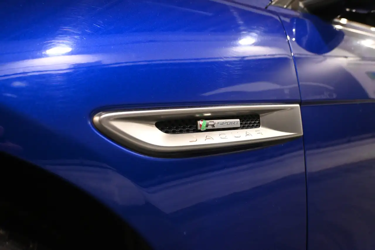Jaguar XE - 7