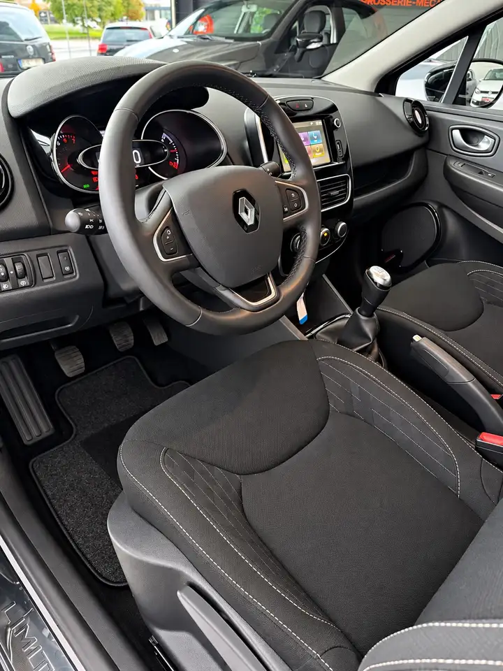 Renault Clio - 8