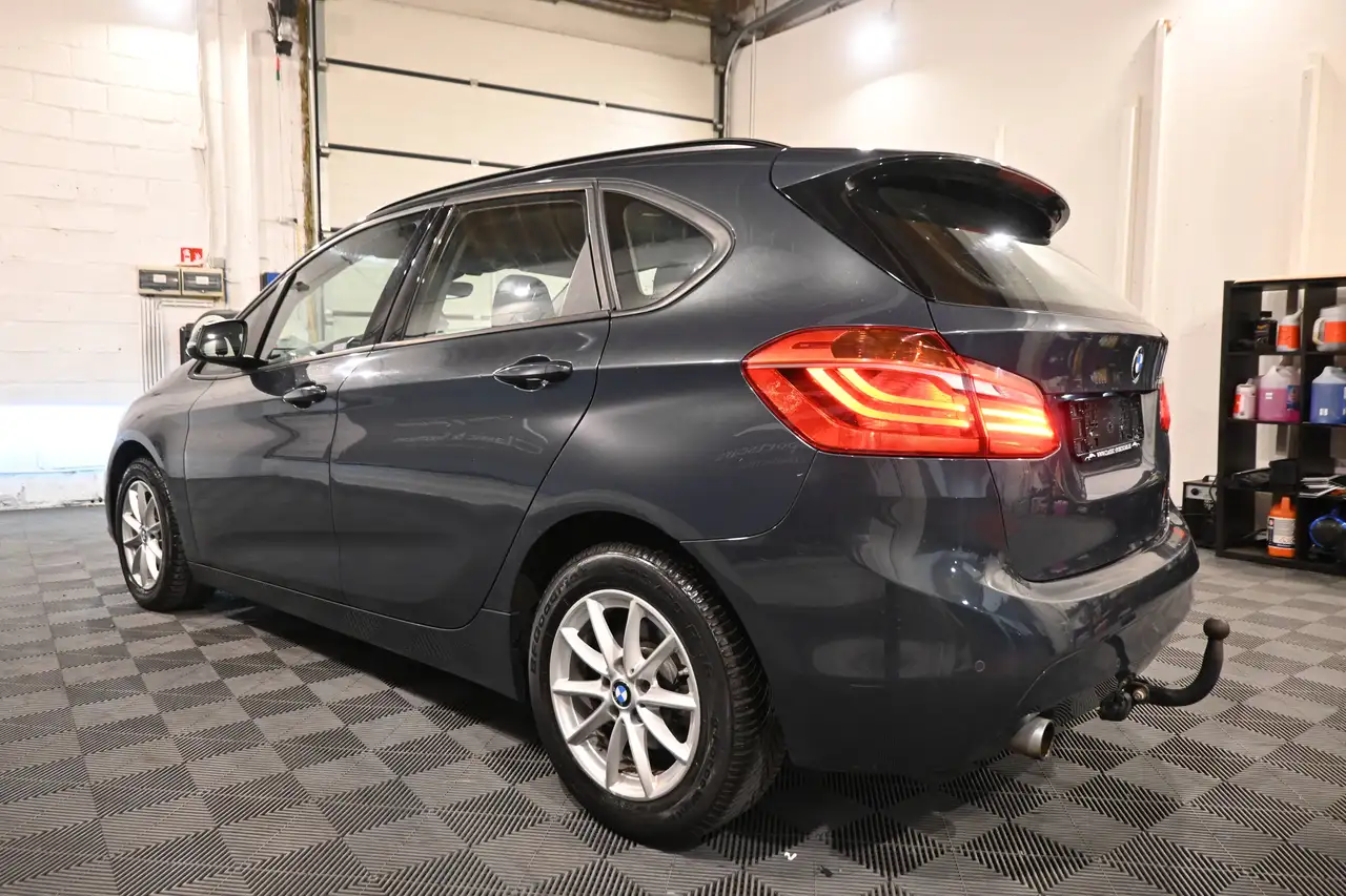 BMW 216 - 8