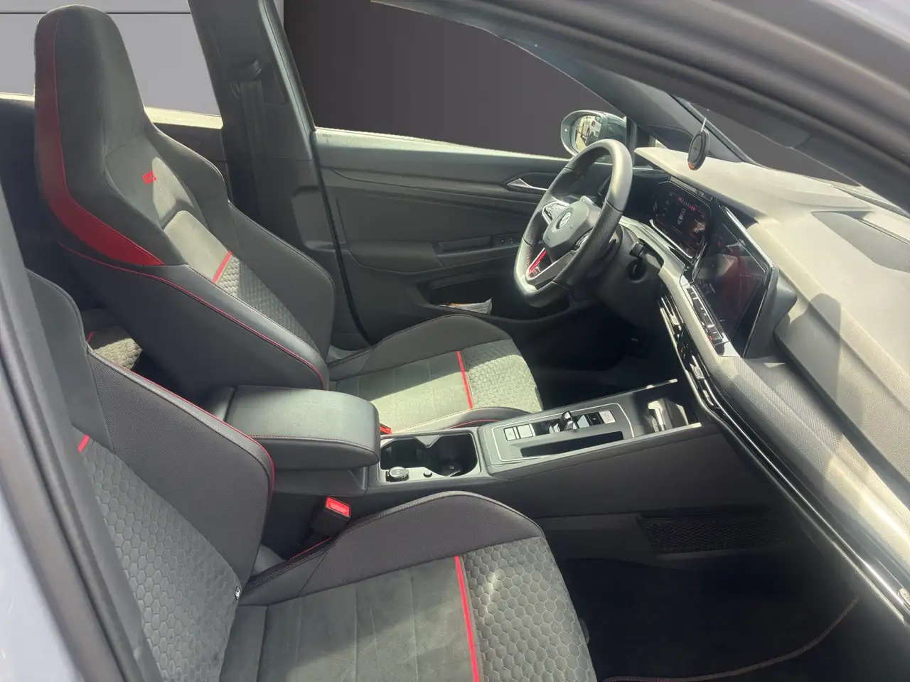 Volkswagen Golf GTI - 8