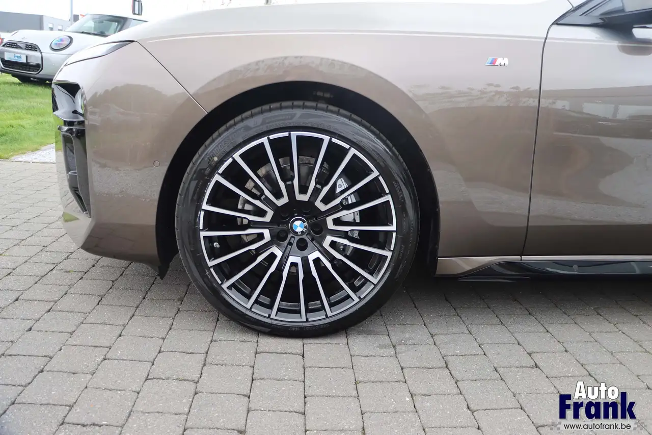 BMW 740 - 4