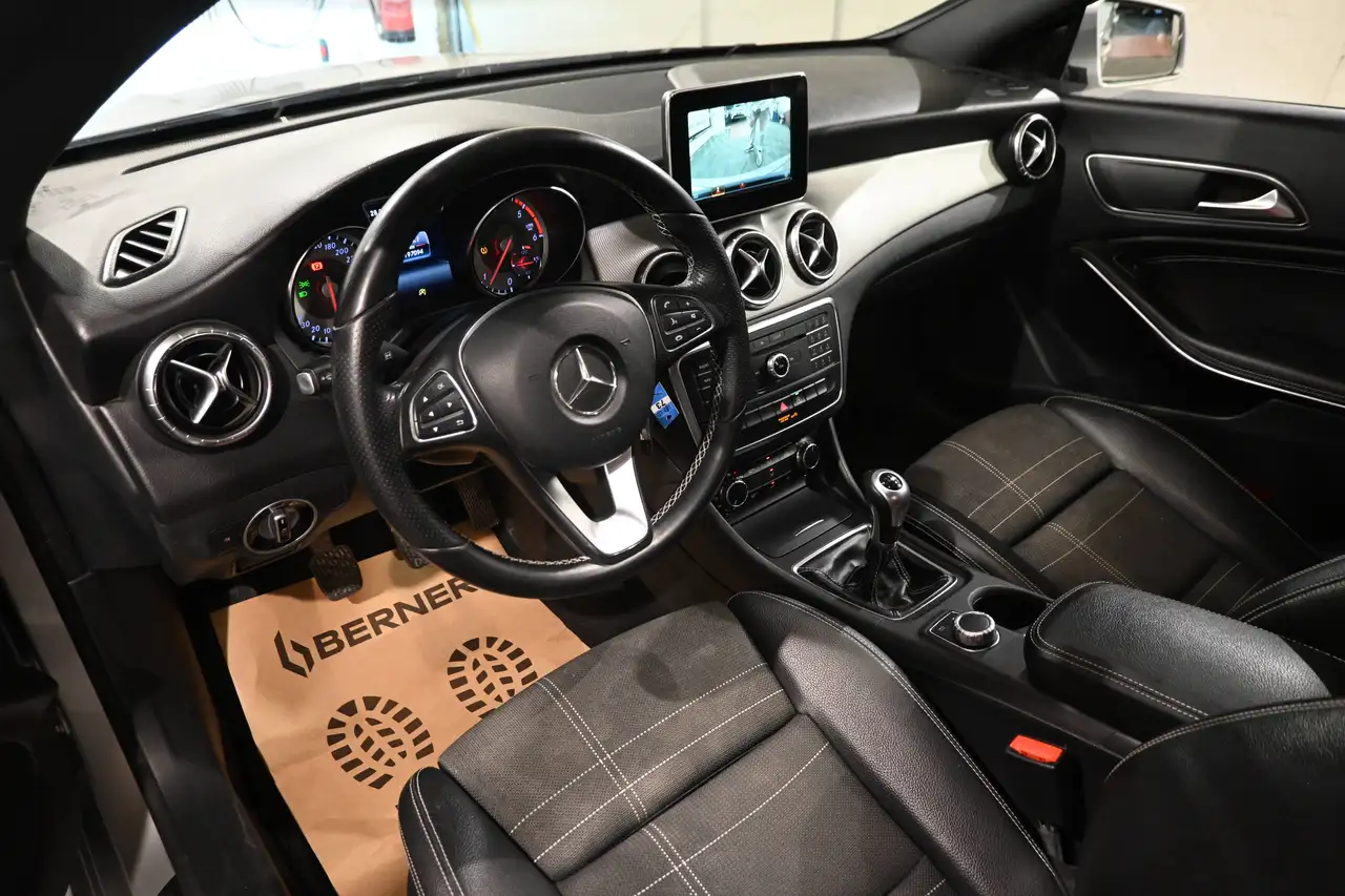 Mercedes-Benz CLA 180 - 12