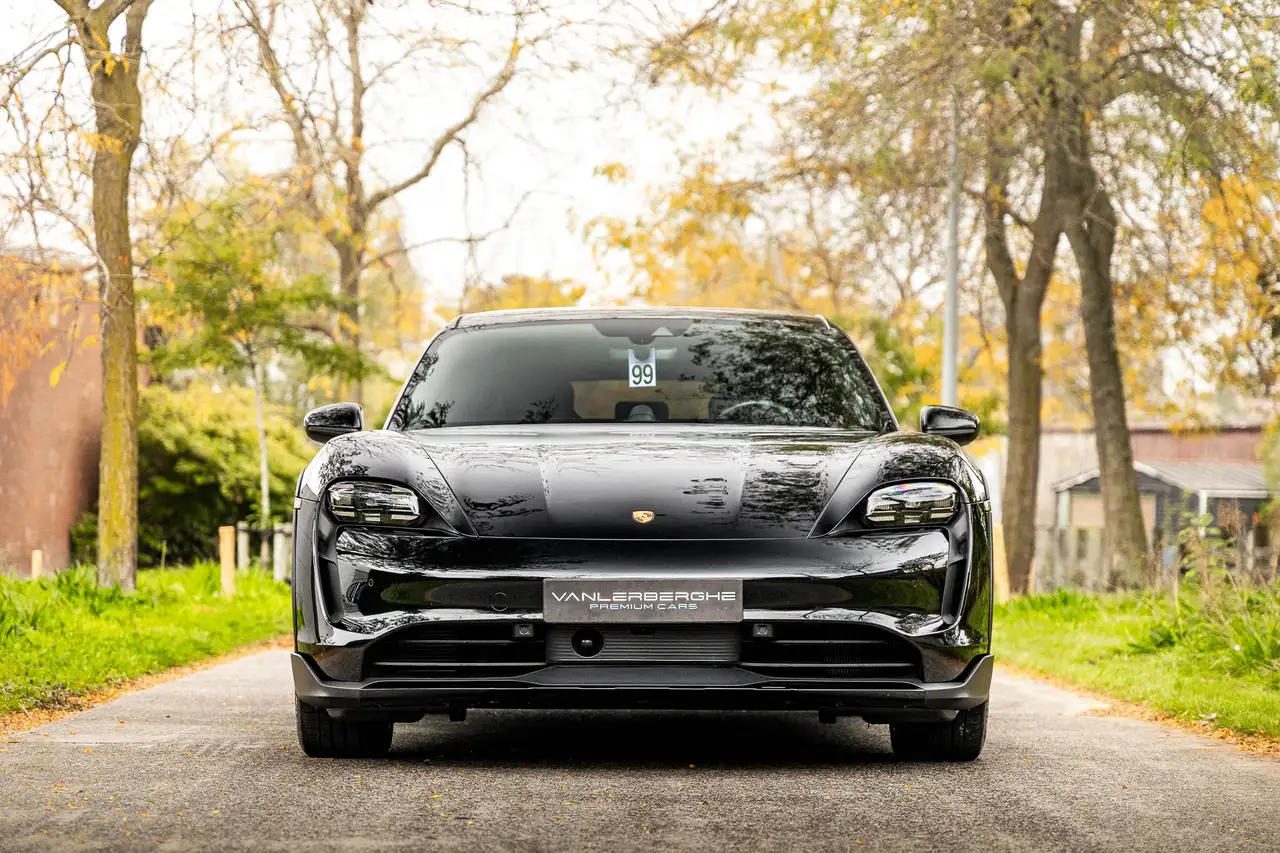 Porsche Taycan - 2