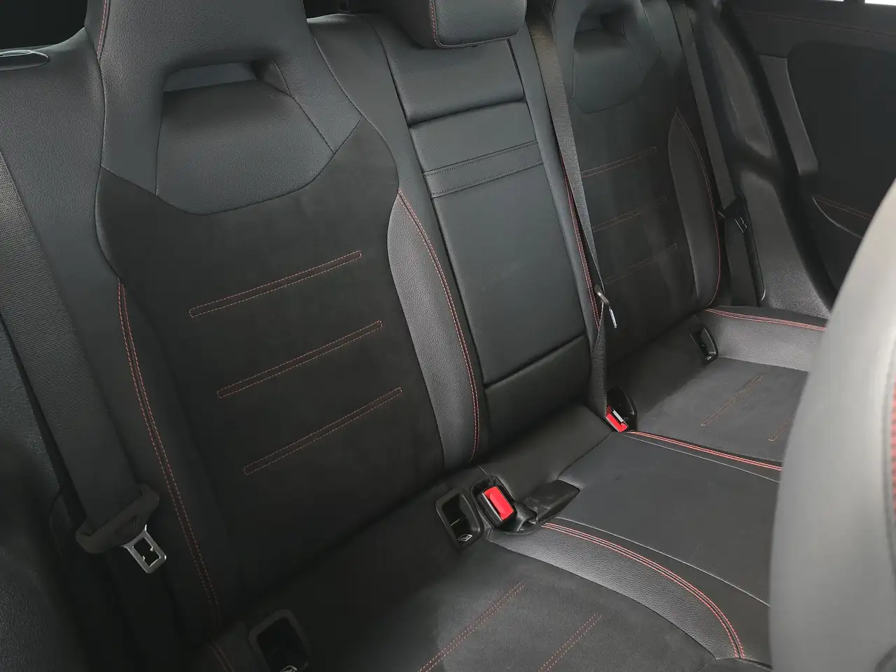 Mercedes-Benz CLA 250 - 11
