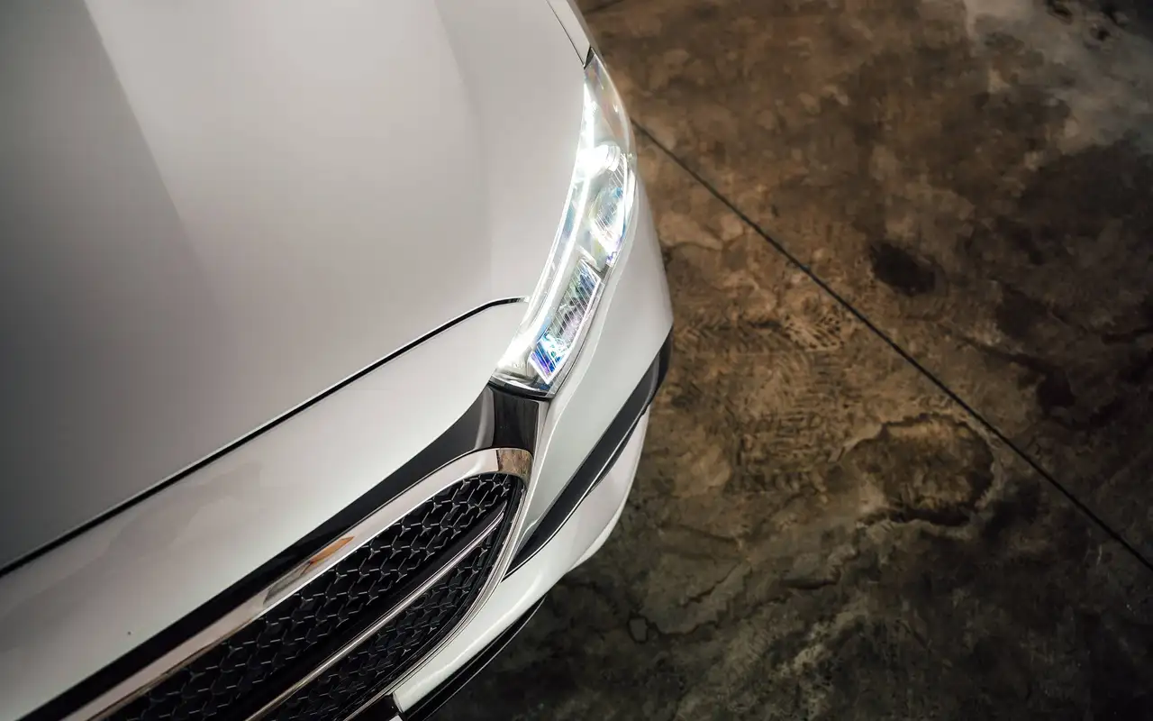 Mercedes-Benz E 200 - 6