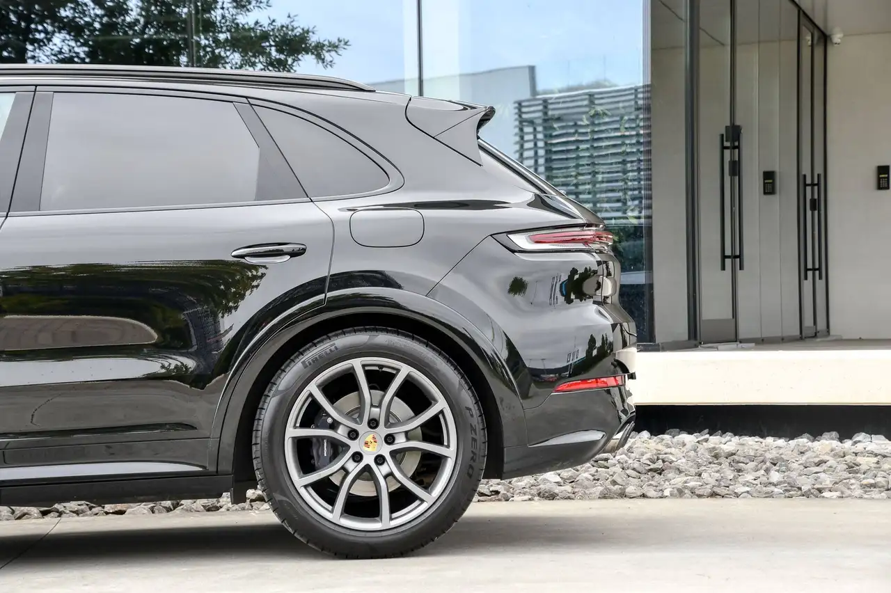 Porsche Cayenne - 9