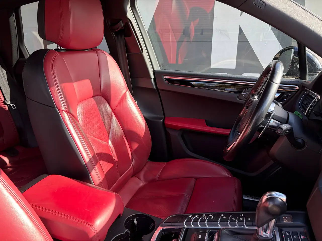 Porsche Macan - 8