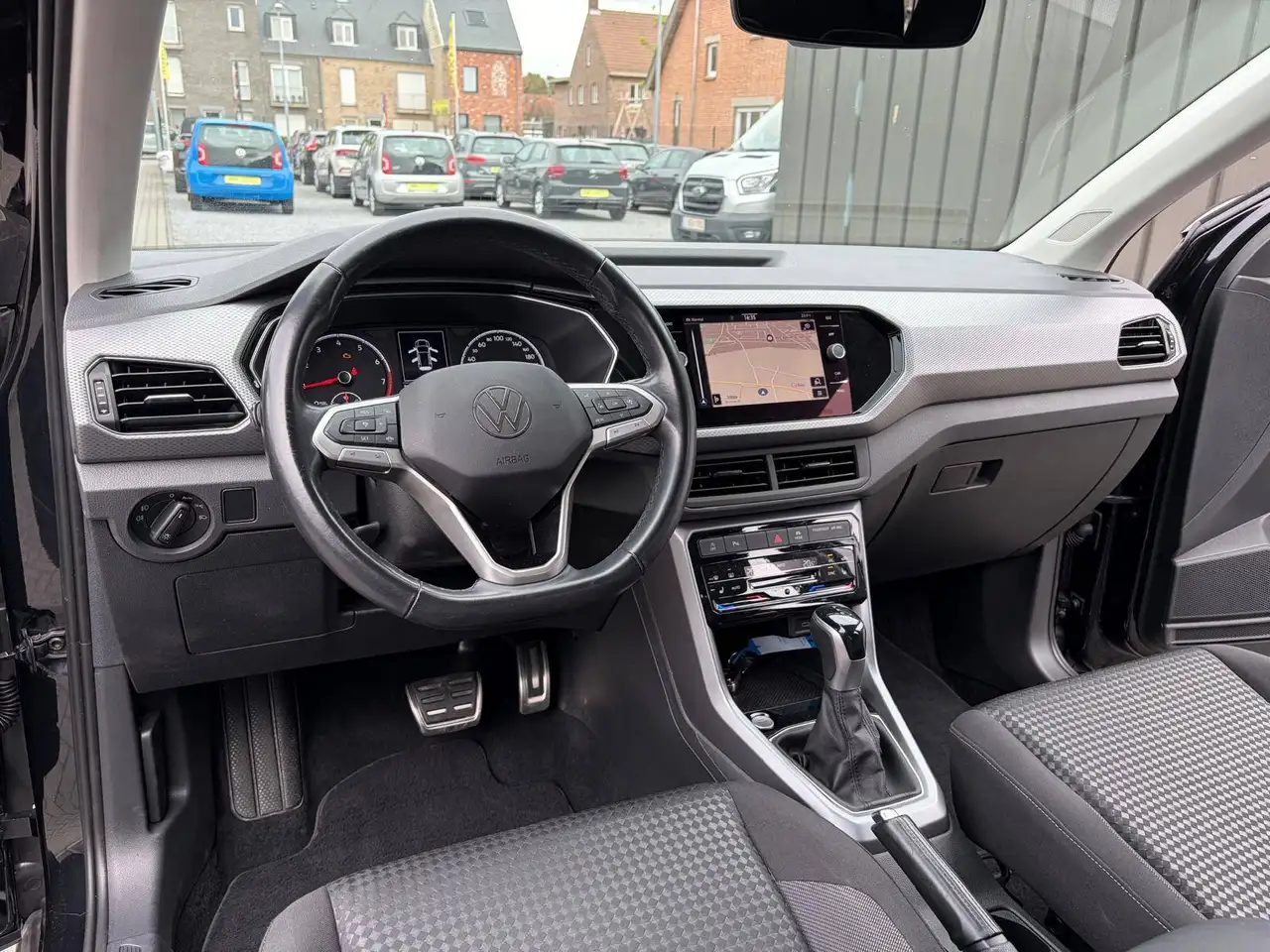 Volkswagen T-Cross - 12
