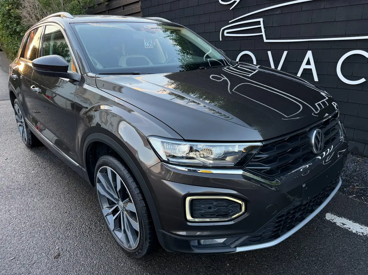 Volkswagen T-Roc - 8