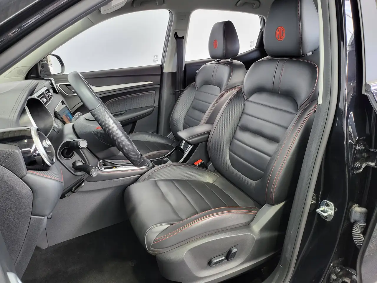 MG ZS - 12