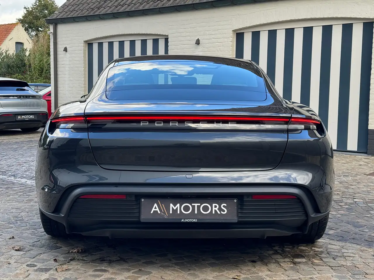 Porsche Taycan - 5