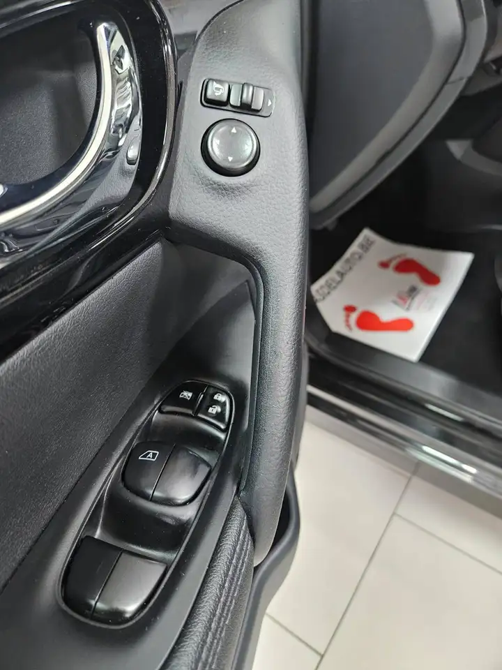 Nissan Qashqai - 12
