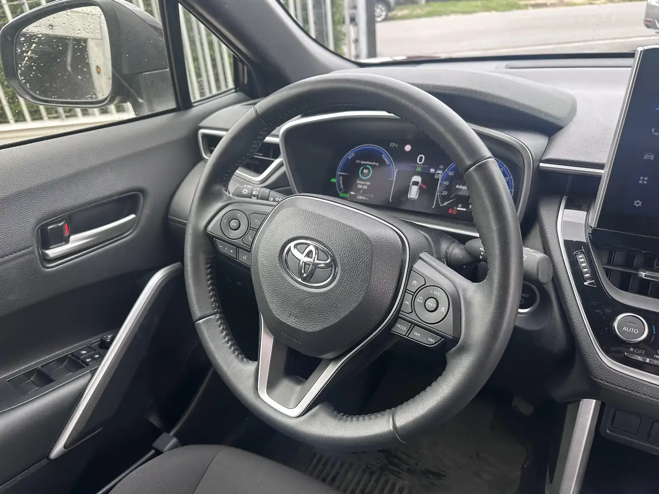 Toyota Corolla Cross - 12