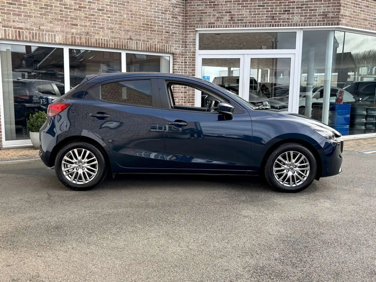 Mazda 2 - 6