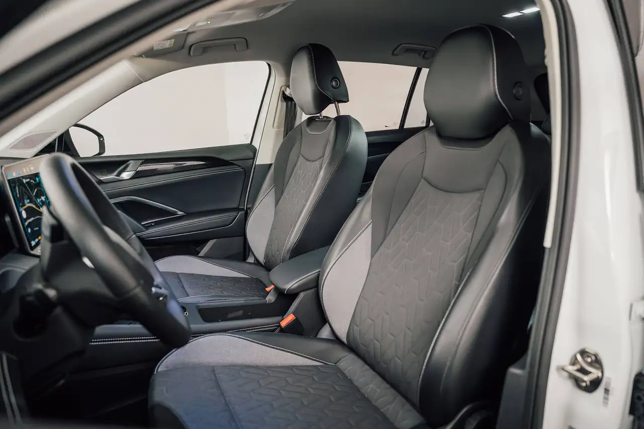 Volkswagen Tiguan - 10