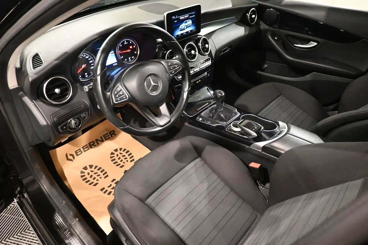 Mercedes-Benz C 200 - 11