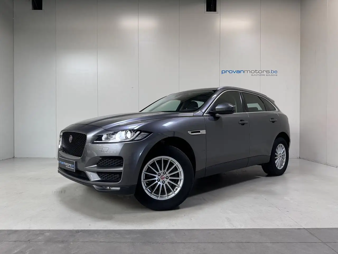 Jaguar F-Pace - 4
