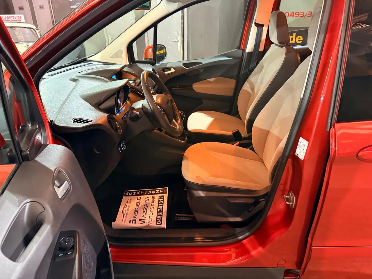 Ford Tourneo Courier - 11