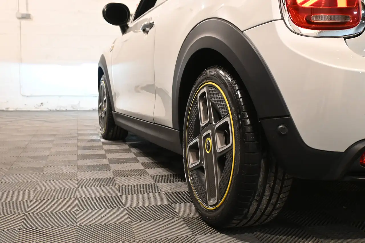 MINI Cooper SE - 6