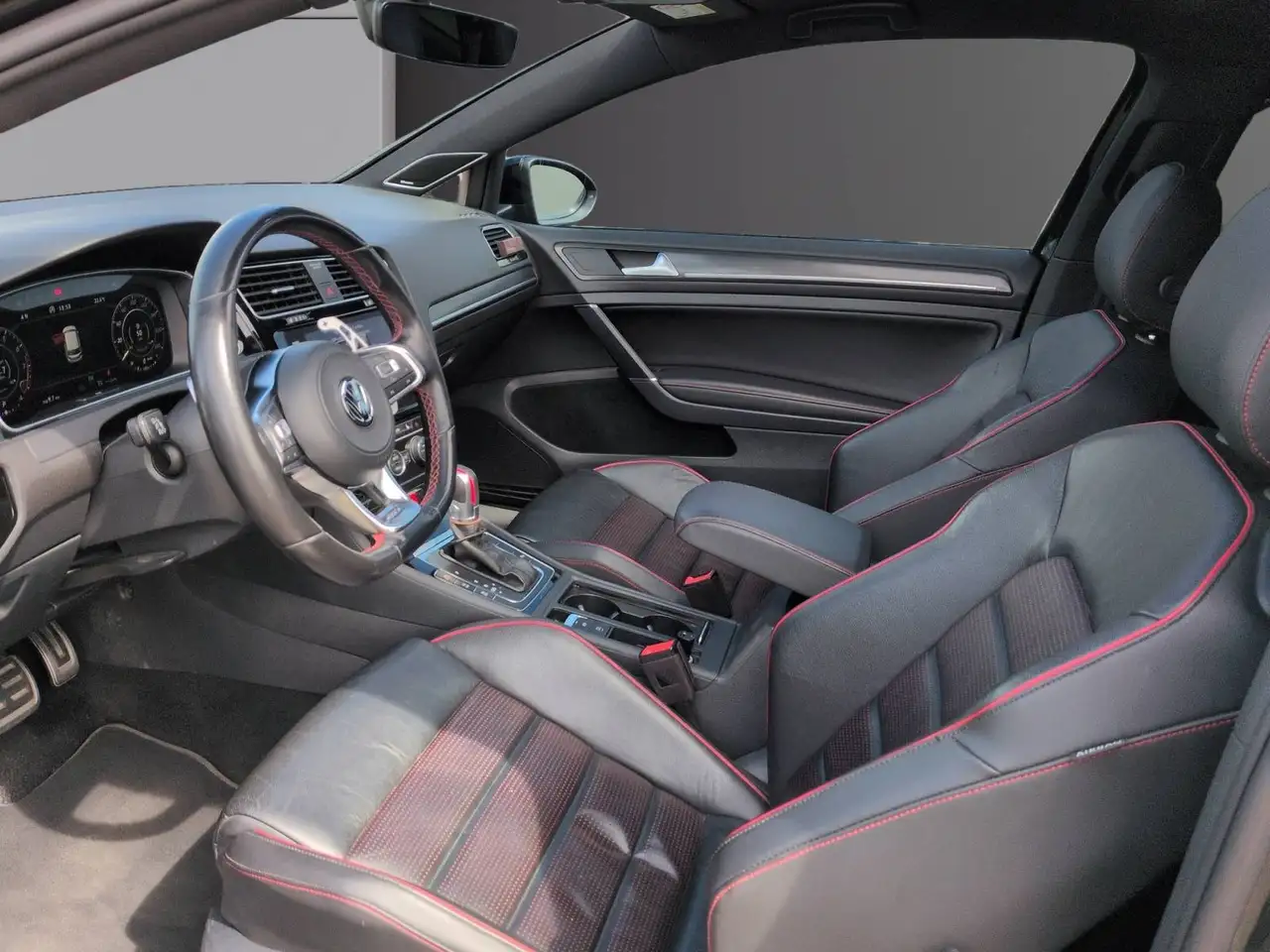 Volkswagen Golf GTI - 10
