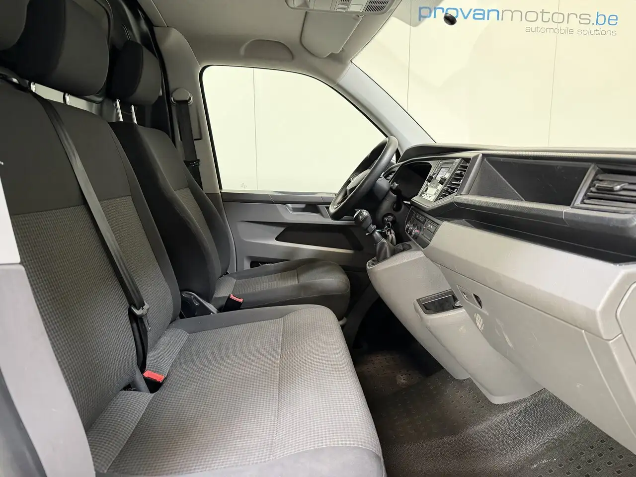 Volkswagen Transporter - 2