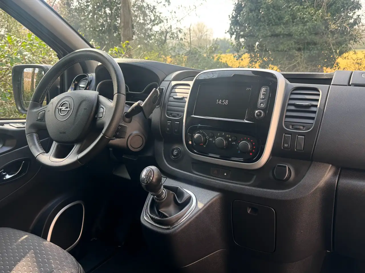 Opel Vivaro - 9