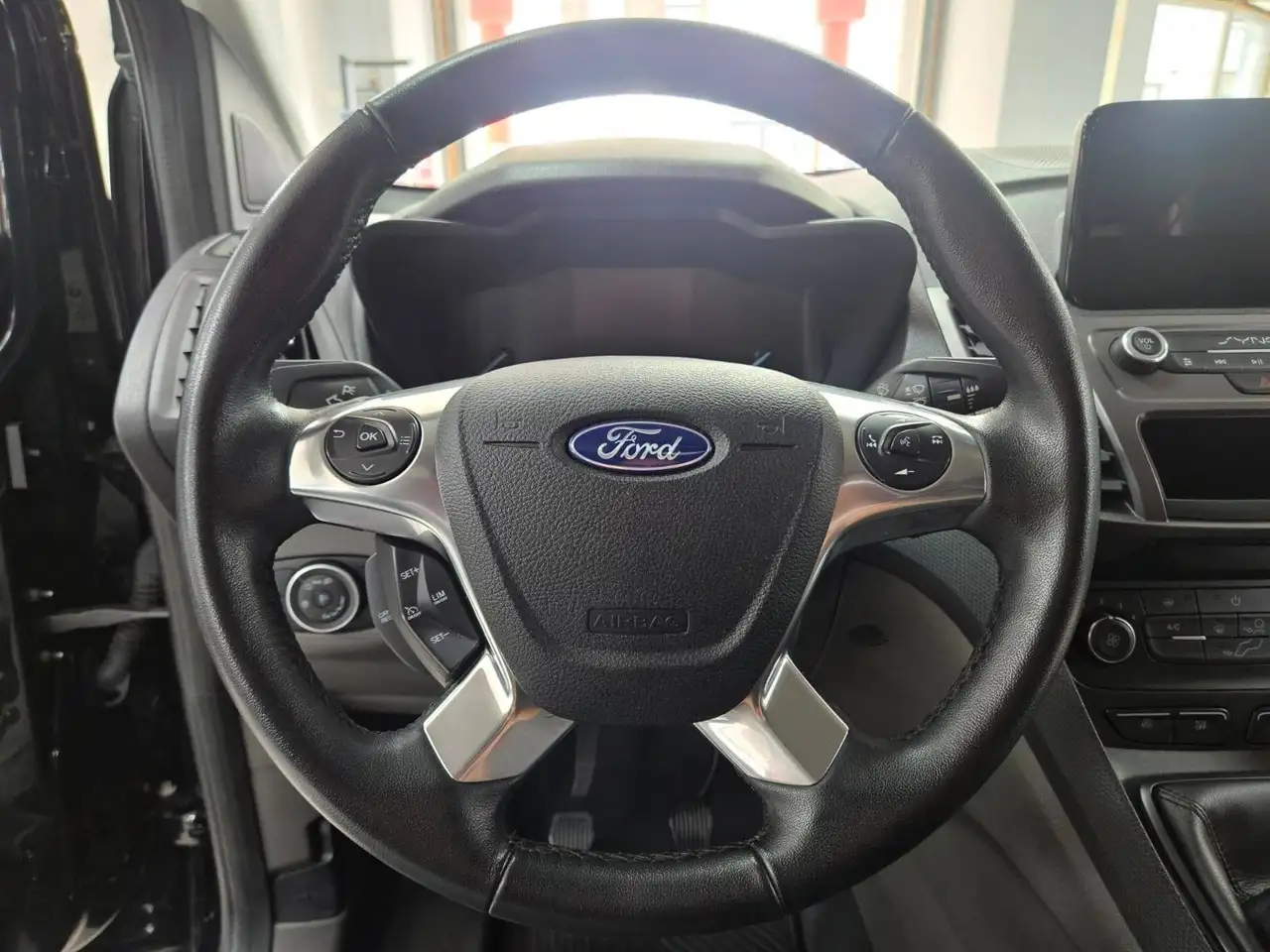 Ford Transit Connect - 8