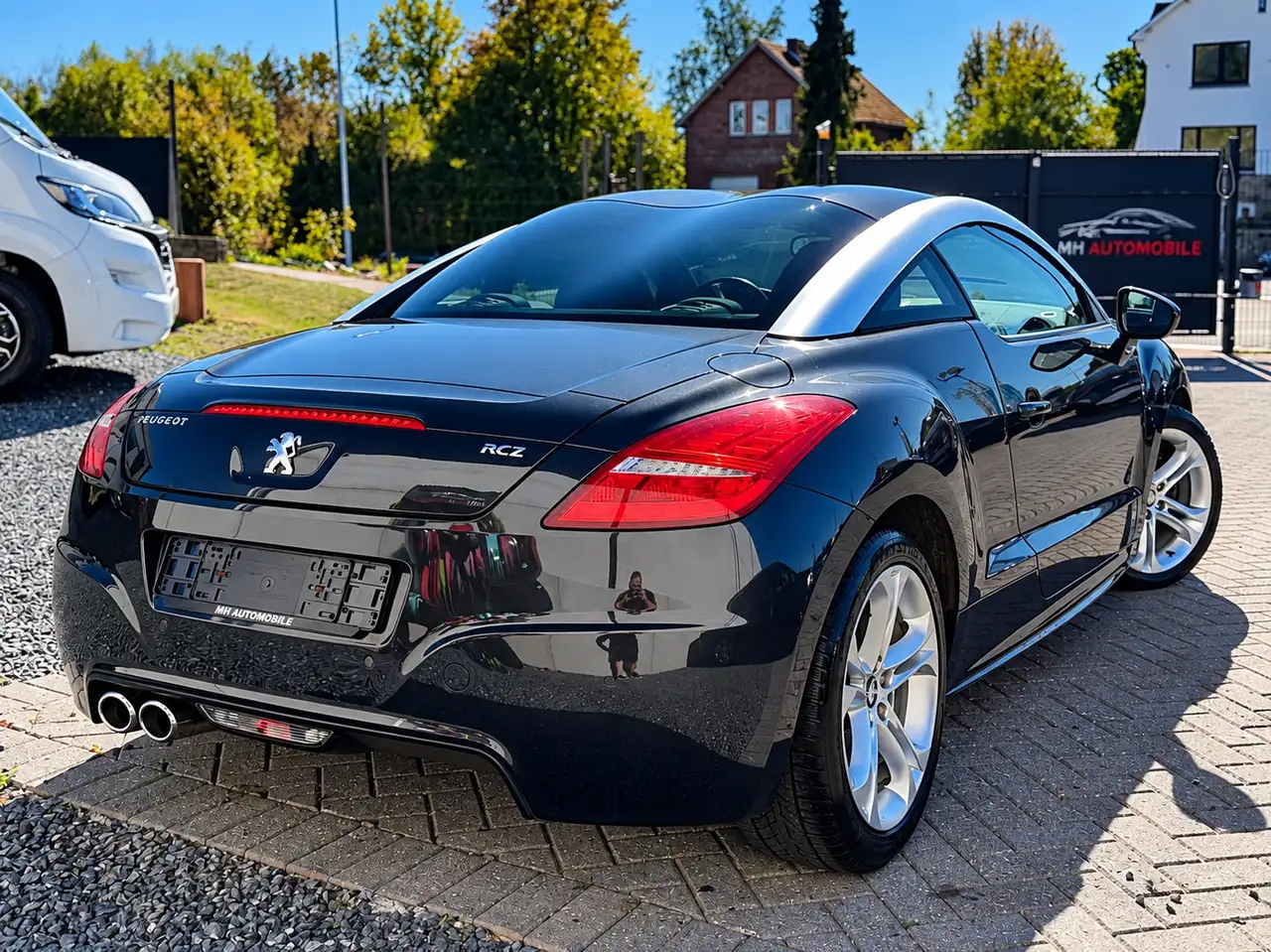 Peugeot RCZ - 2