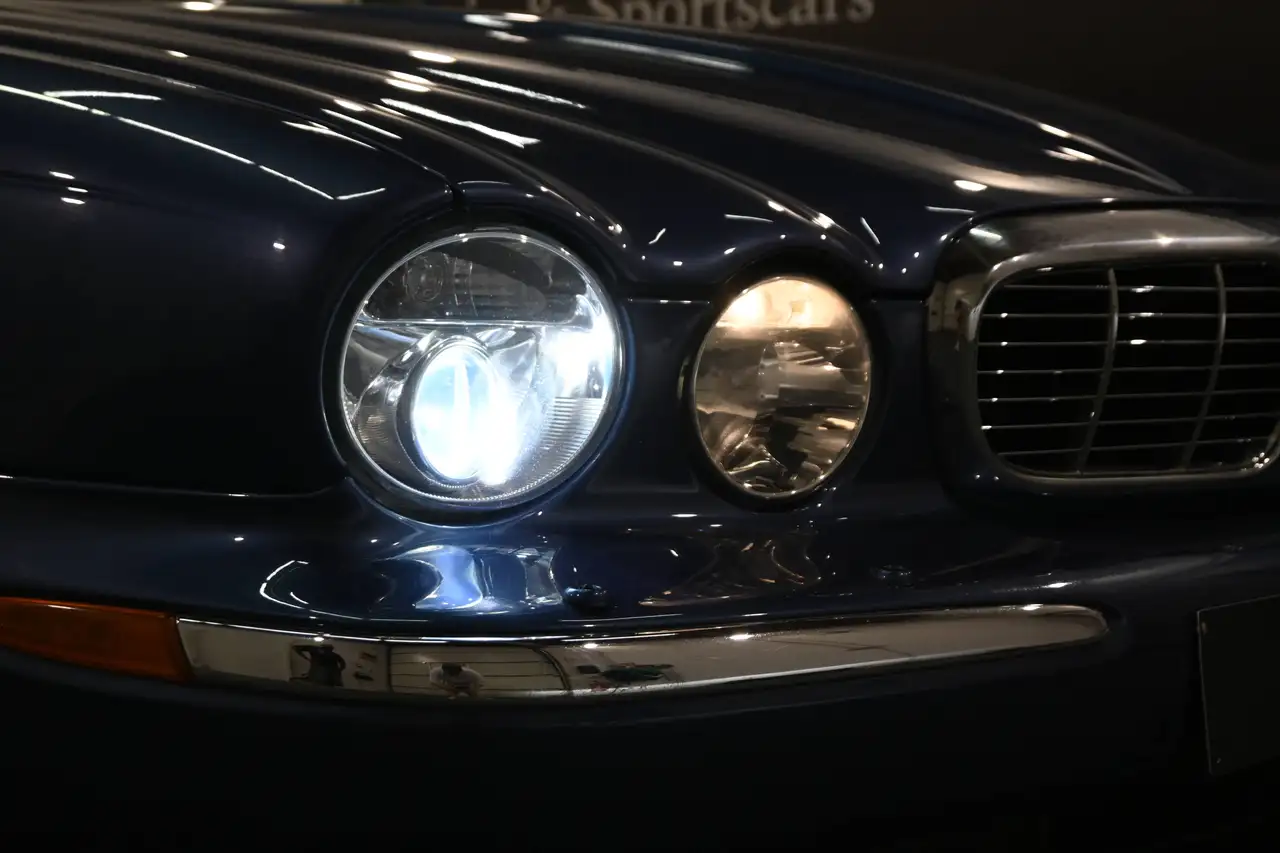Jaguar XJ - 3