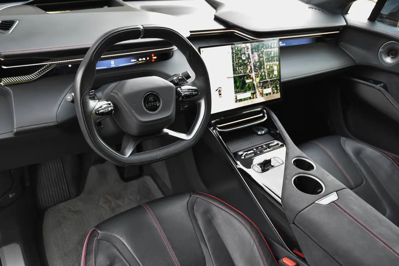 Lotus Eletre - 4