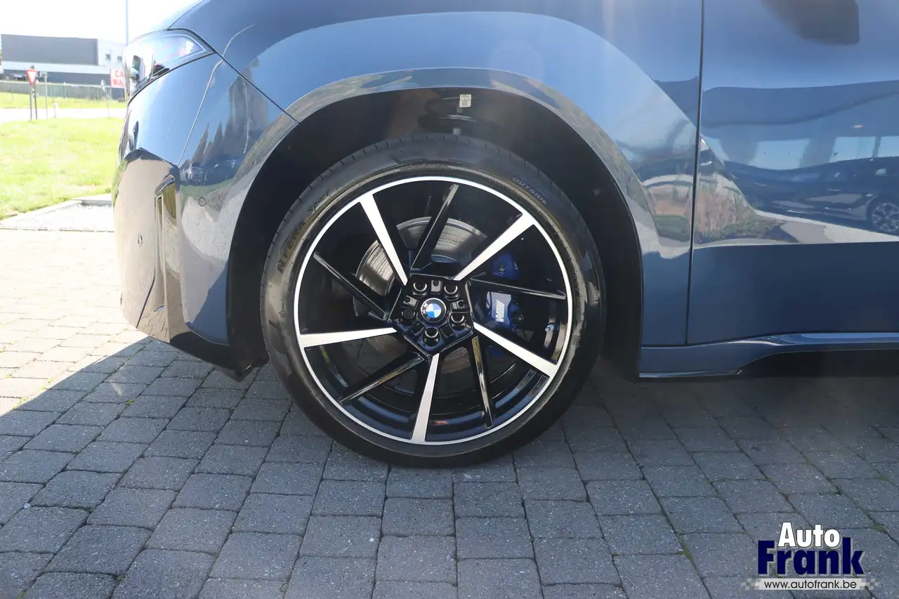 BMW iX3 - 4