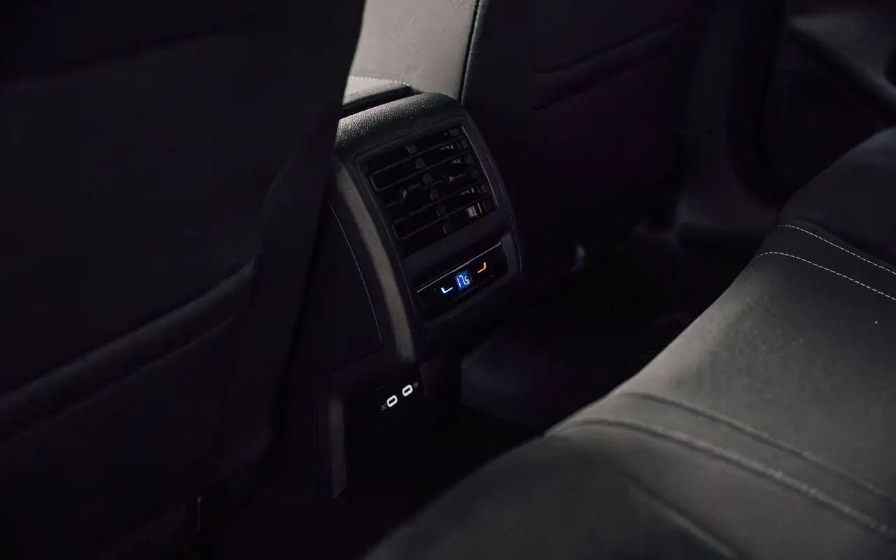 Volkswagen Golf - 9