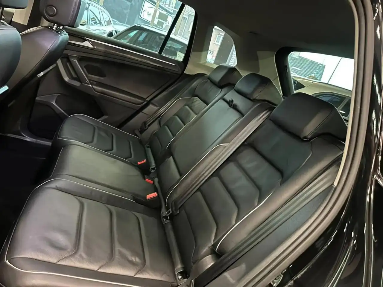 Volkswagen Tiguan - 8