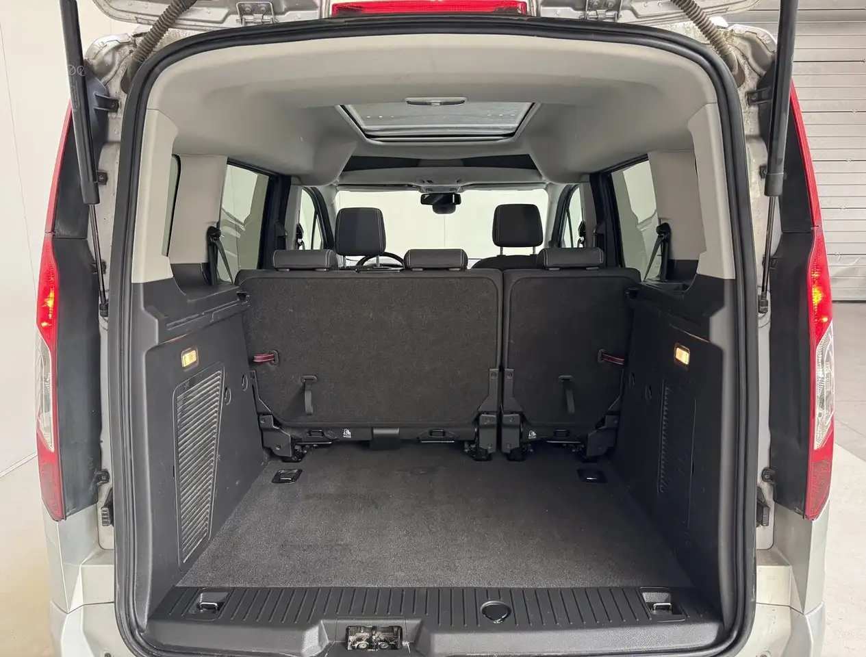Ford Tourneo - 11