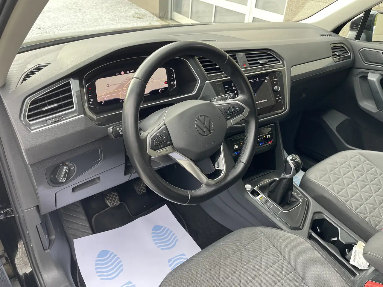 Volkswagen Tiguan - 9