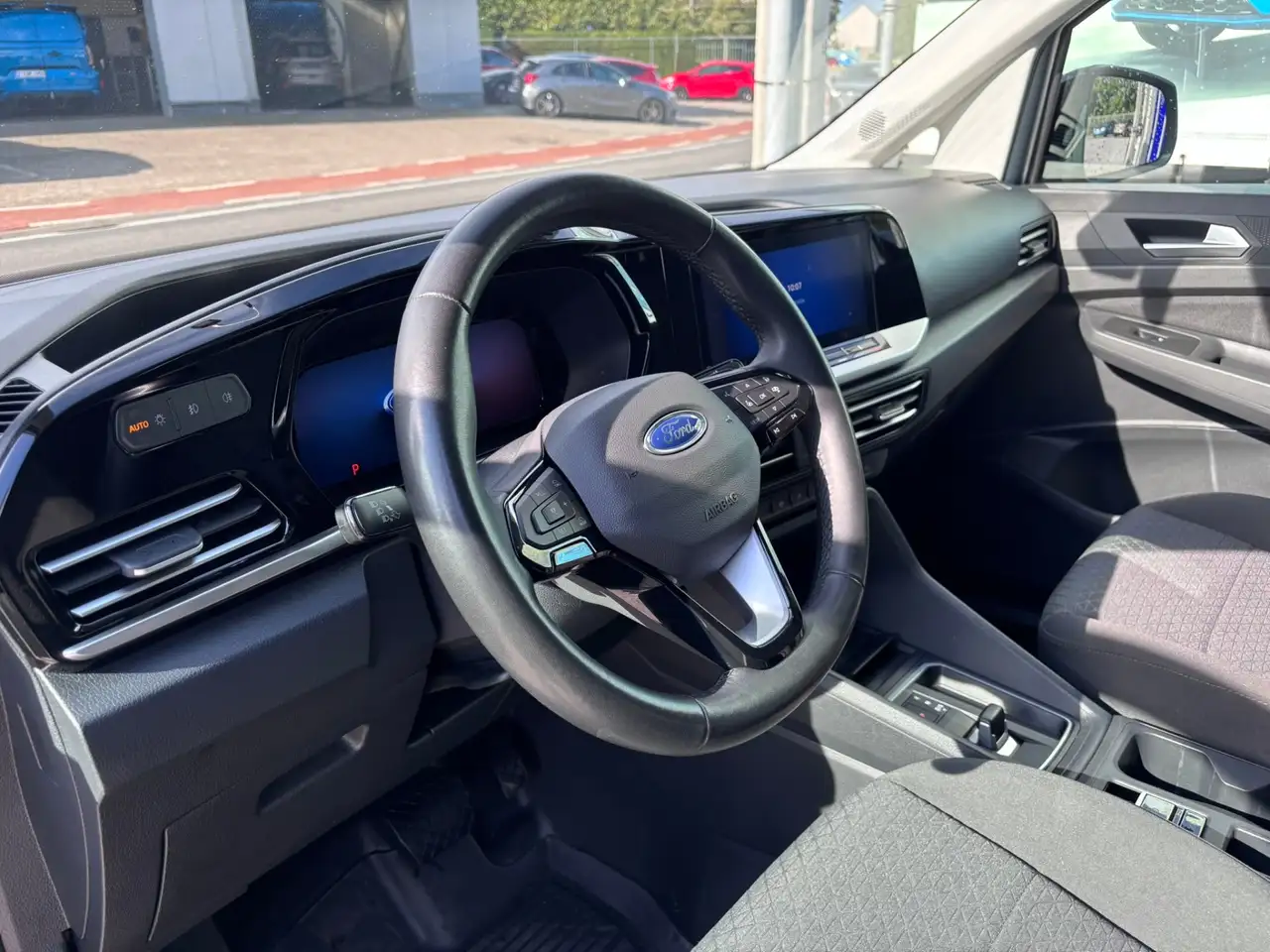 Ford Transit Connect - 8