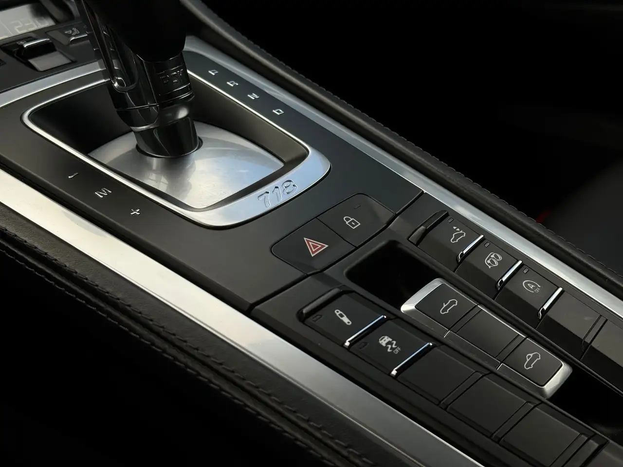 Porsche 718 - 12
