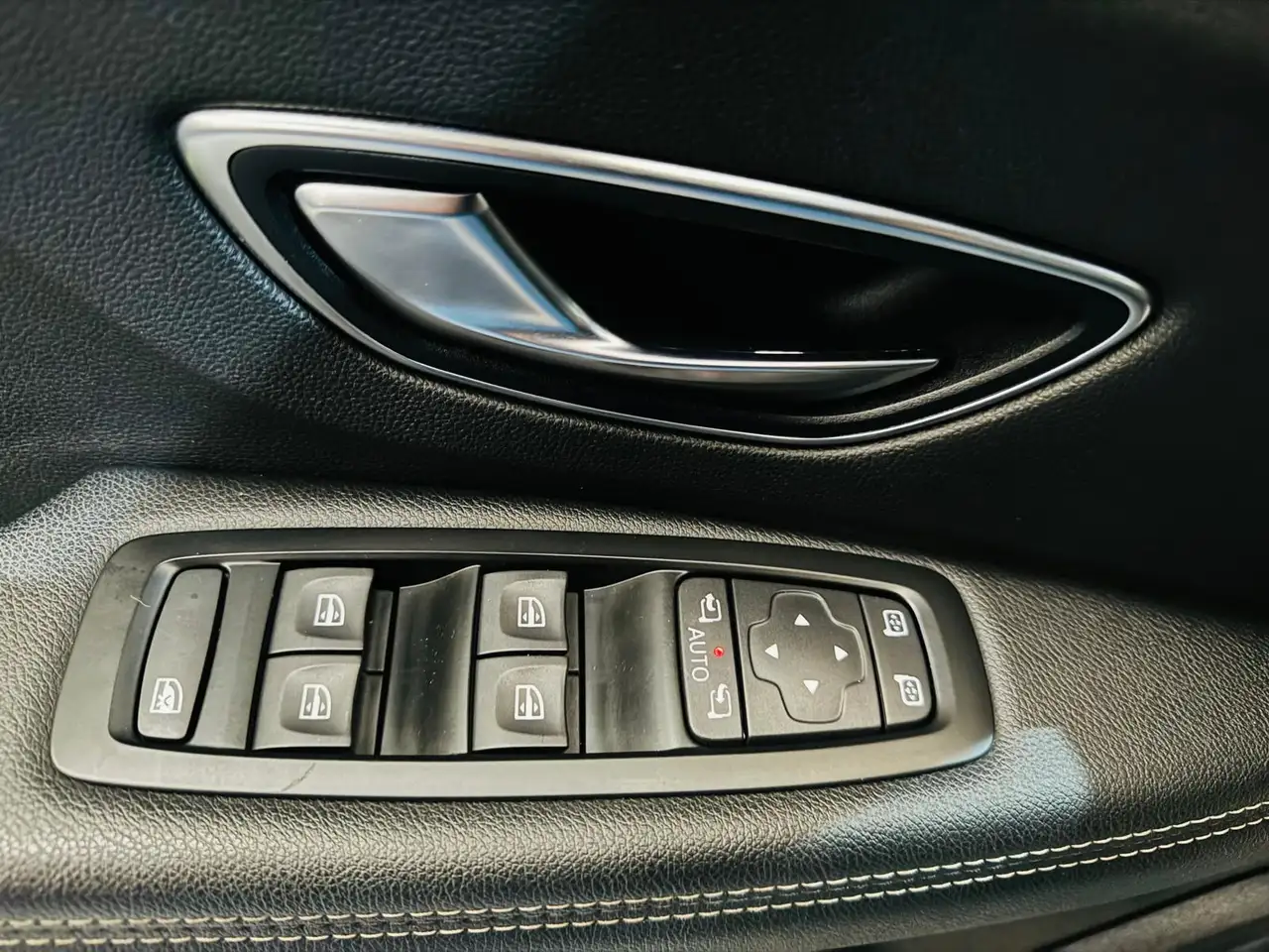Renault Grand Scenic - 21