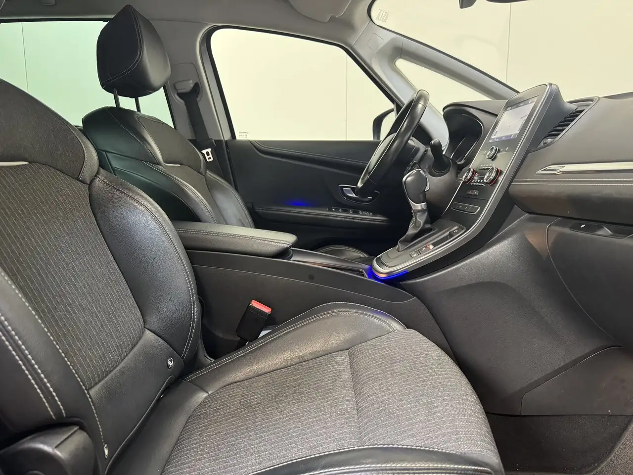 Renault Grand Scenic - 2