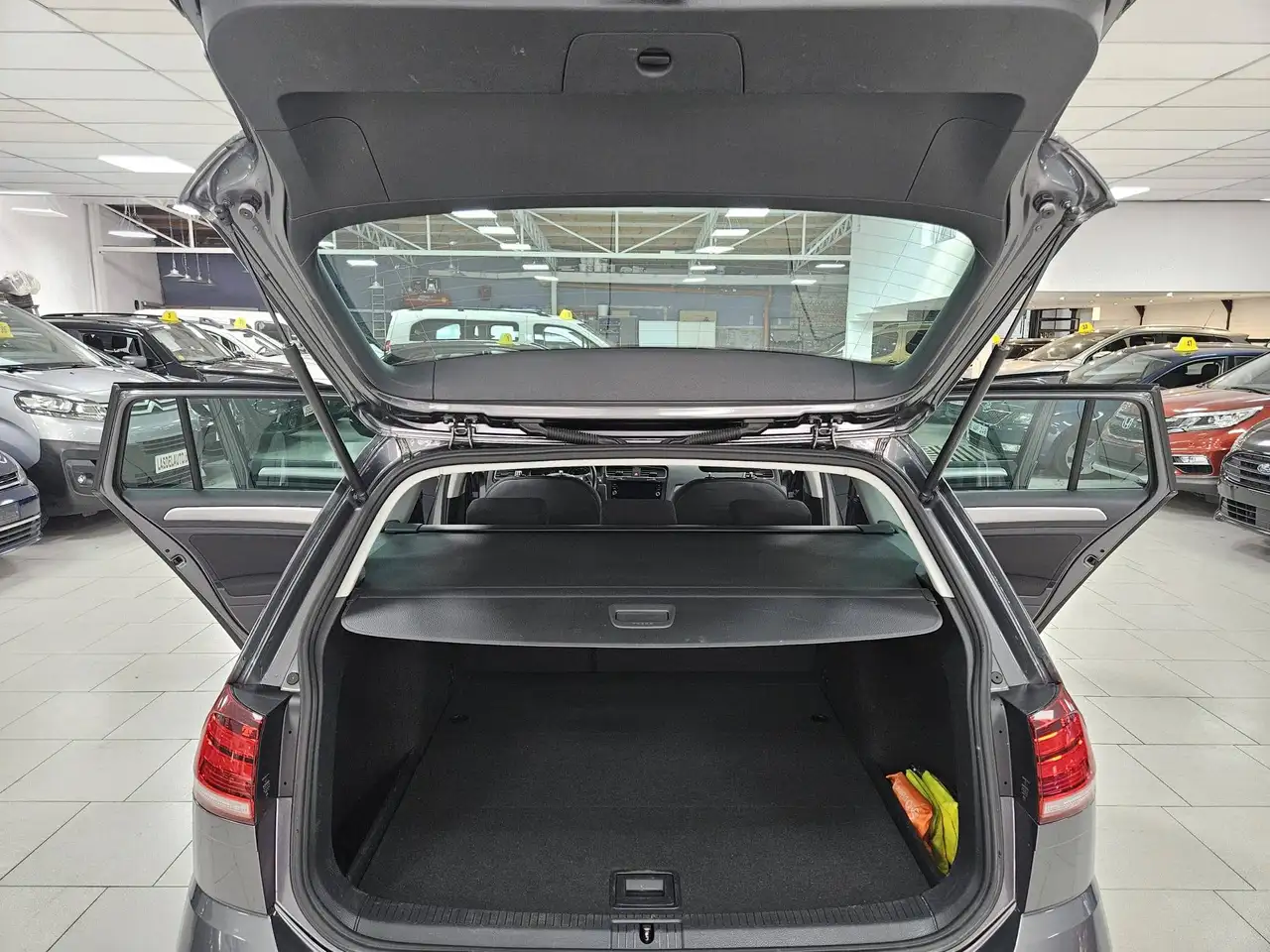 Volkswagen Golf Variant - 9