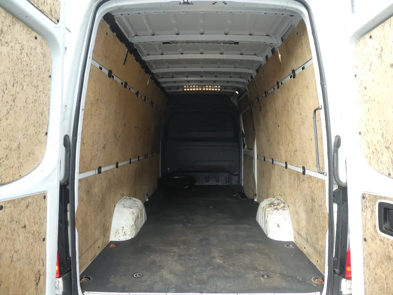 Mercedes-Benz Sprinter - 7