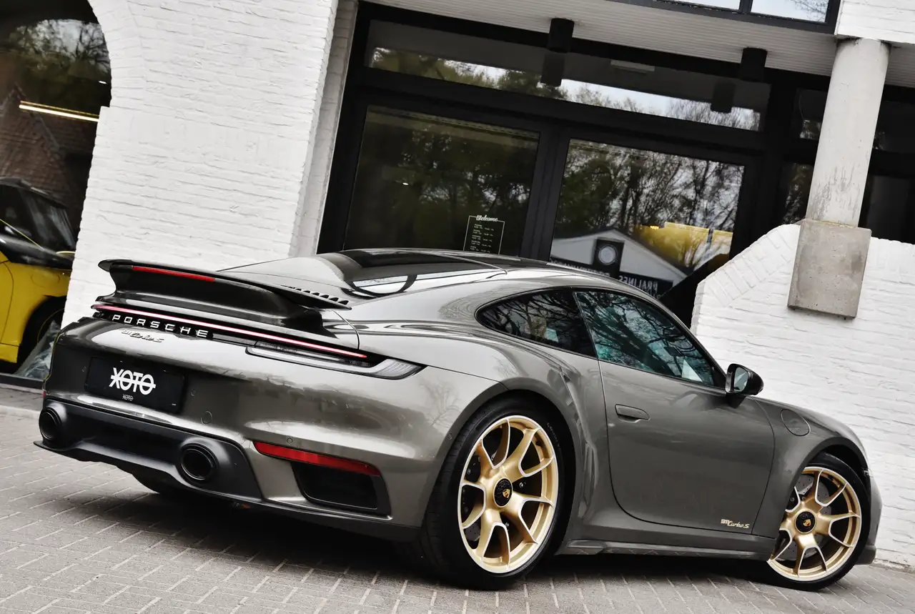 Porsche 992 - 8