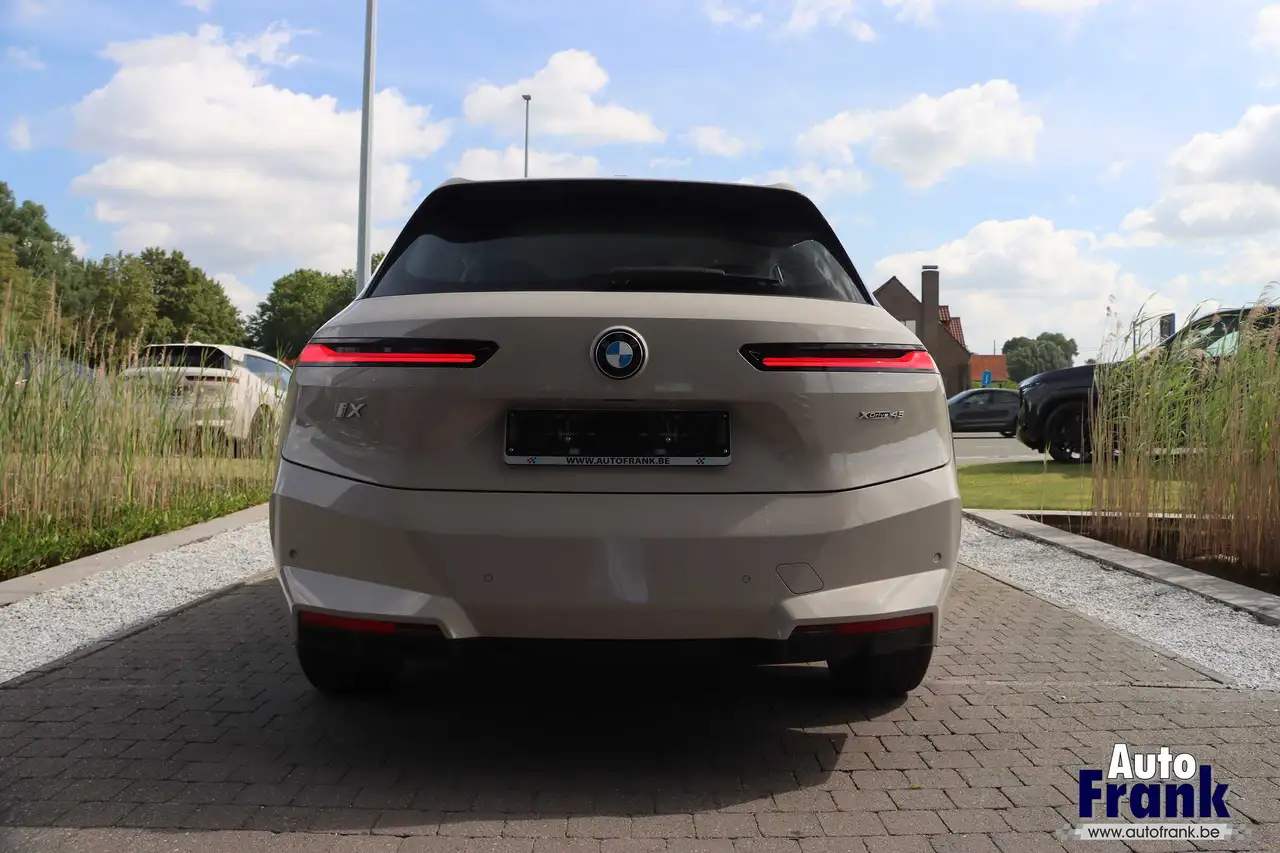BMW iX - 6