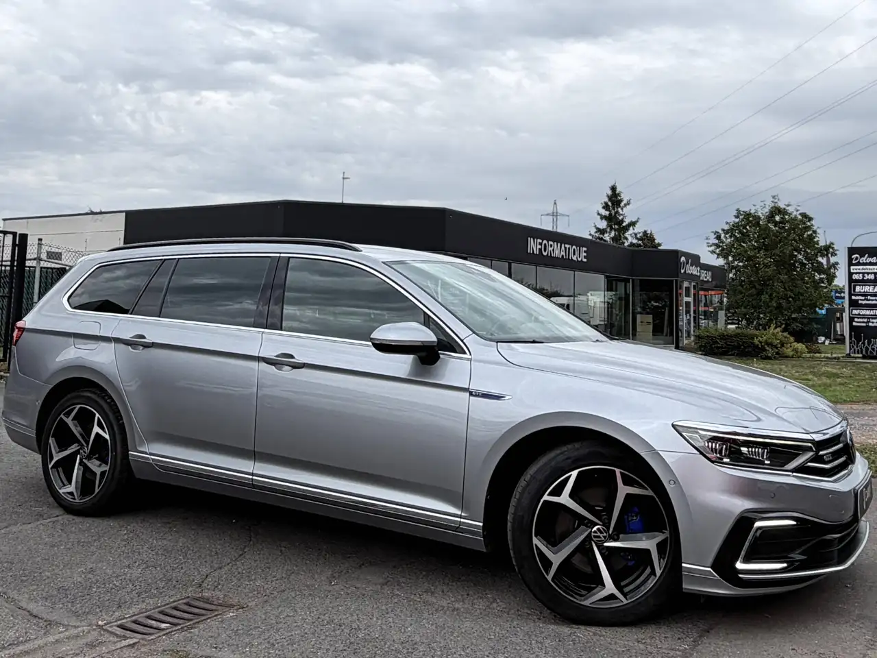 Volkswagen Passat - 9